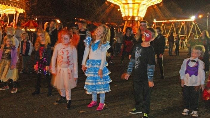 Thriller Dance World Record at Halloween Spooktacular